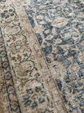 Load image into Gallery viewer, Vintage Turkish 6’6” x 9’8”
