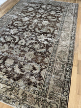Load image into Gallery viewer, Antique Mahal 6’5” x 10’1”