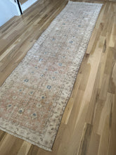 Load image into Gallery viewer, Vintage Turkish 3’ x 11’3”