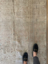 Load image into Gallery viewer, Vintage Kayseri 7’8” x 11’5”