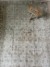Load image into Gallery viewer, Vintage runner 3’11” x10’7”