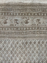 Load image into Gallery viewer, Vintage Seraben 6’ 10” x 10’1”