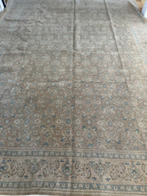 Load image into Gallery viewer, Antique Mahal 9’6” x 12’4”