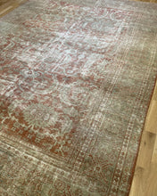 Load image into Gallery viewer, Antique Mahal 8’5” x 11’1”