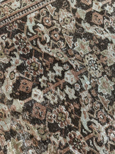 Load image into Gallery viewer, Antique Mahal 6’8” x 9’8”