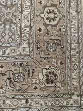 Load image into Gallery viewer, Vintage Dokorksh 7’7” x 10’2”