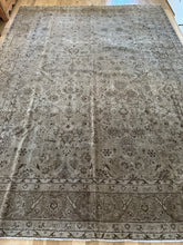 Load image into Gallery viewer, Vintage Kirman 7’9” x 10’4”
