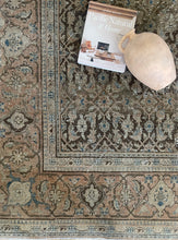 Load image into Gallery viewer, Designer Antique #125 Large Area Rug 8’10” x 11’6”