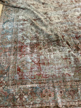 Load image into Gallery viewer, Antique Designer Mahal 9’8” x 13’9”