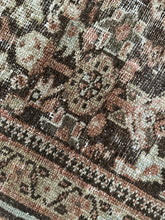 Load image into Gallery viewer, Antique Mahal 6’8” x 9’8”