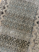 Load image into Gallery viewer, Vintage runner 3’4” x 11’10”