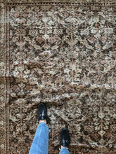 Load image into Gallery viewer, Antique Mahal 6’8” x 9’8”
