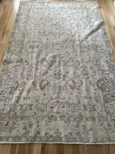 Load image into Gallery viewer, Vintage Turkish 5’8” x 8’11”