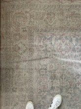 Load image into Gallery viewer, Vintage Turkish Rug 8’ x 11’5”