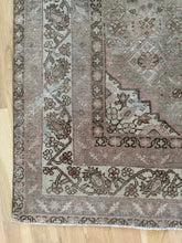 Load image into Gallery viewer, Vintage Tabriz 5’10” x 9’1”