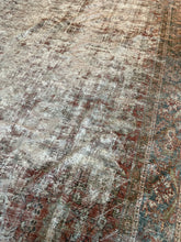 Load image into Gallery viewer, Antique Designer Mahal 9’8” x 13’9”