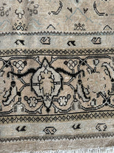 Load image into Gallery viewer, Vintage Mahal 9’6” x 12’10”