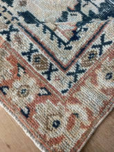 Load image into Gallery viewer, Vintage small runner 3’2” x 6’3”