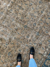 Load image into Gallery viewer, Vintage Turkish Rug 6’9” x 10’4”