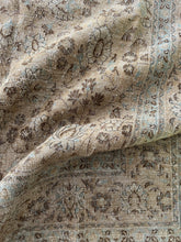 Load image into Gallery viewer, Vintage Doroksh 7’1” x 9’7”