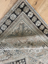 Load image into Gallery viewer, Vintage Scatter Rug 4’2” x 6’2”