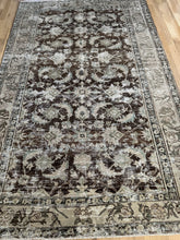 Load image into Gallery viewer, Antique Mahal 6’5” x 10’1”