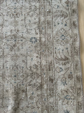 Load image into Gallery viewer, Vintage Turkish 7’ x 10’7”