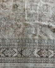 Load image into Gallery viewer, Semi-Antique Mahal 8’7” x 11’4”