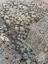 Load image into Gallery viewer, Vintage Scatter Rug 4’5” x 6’