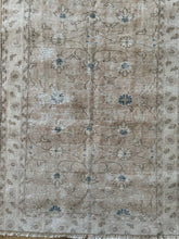 Load image into Gallery viewer, Vintage Turkish 3’ x 11’3”