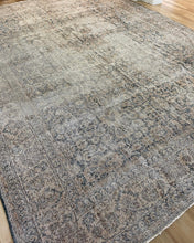 Load image into Gallery viewer, Vintage Large Turkish Area Rug 8’9” x 12’3”