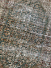 Load image into Gallery viewer, Antique Malayer Scatter Rug 4’4” x 6’10”