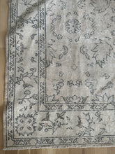 Load image into Gallery viewer, Vintage Turkish 5’8” x 8’11”