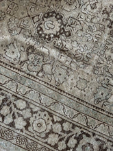 Load image into Gallery viewer, Antique Mahal 7’4” x 11’