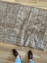 Load image into Gallery viewer, Vintage Mahal 3’6” x 9’8”