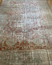 Load image into Gallery viewer, Antique Mahal 8’5” x 11’1”