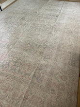 Load image into Gallery viewer, Vintage Turkish Rug 8’ x 11’5”