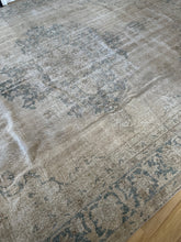 Load image into Gallery viewer, Vintage Turkish 9’2” x 12’10”