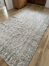 Load image into Gallery viewer, Vintage Turkish 5’6”x 9’4”