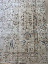 Load image into Gallery viewer, Vintage Turkish Area Rug 7’7” x 10’7”