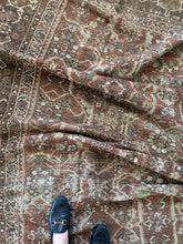 Load image into Gallery viewer, Antique Mahal 8’1” x 11’11”