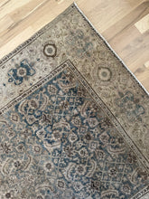 Load image into Gallery viewer, Antique Malayer 5’ x 9’10”