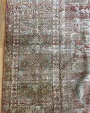 Load image into Gallery viewer, Antique Mahal 8’5” x 11’1”