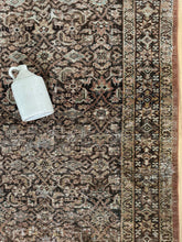 Load image into Gallery viewer, Antique Mahal 8’3” x 10’7”