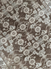 Load image into Gallery viewer, Vintage Malayer 3’5” x 9’10”