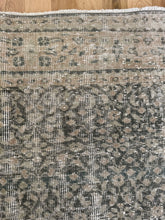 Load image into Gallery viewer, Vintage Turkish 7’4” x 10’