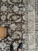 Load image into Gallery viewer, Antique Mahal 6’5” x 10’1”