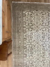 Load image into Gallery viewer, Vintage Kayseri 8’ x 11’6”