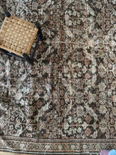Load image into Gallery viewer, Antique Mahal 6’8” x 9’8”