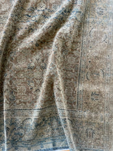 Load image into Gallery viewer, Vintage Area Rug 6’10” x 10’1”